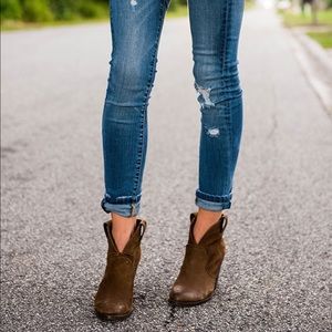 size 5 Vince Camuto Hillsy brown bootie
